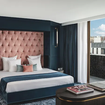 Pley 4* Paris